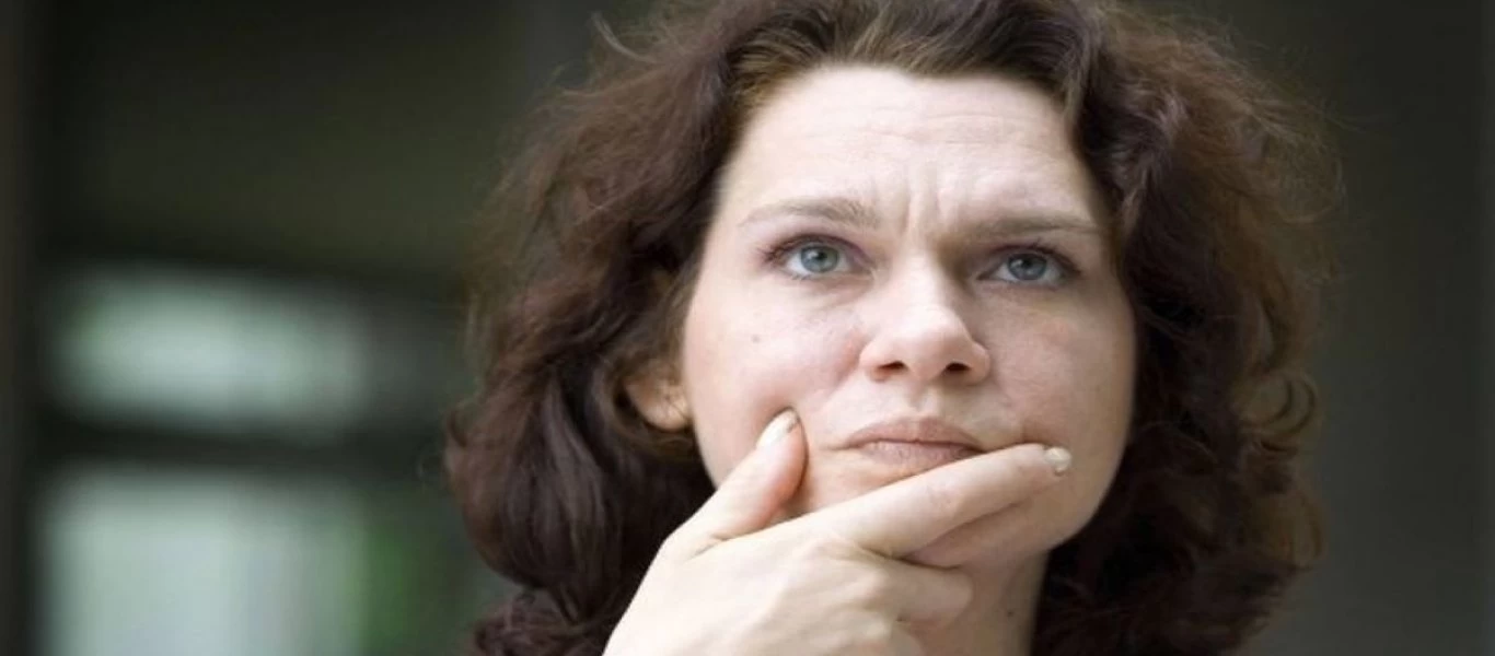 Ασλί Ερντογάν: H αυτοεξόριστη συγγραφέας από την Τουρκία - «Μια ακόμη σύλληψη θα σήμαινε τον θάνατό μου»